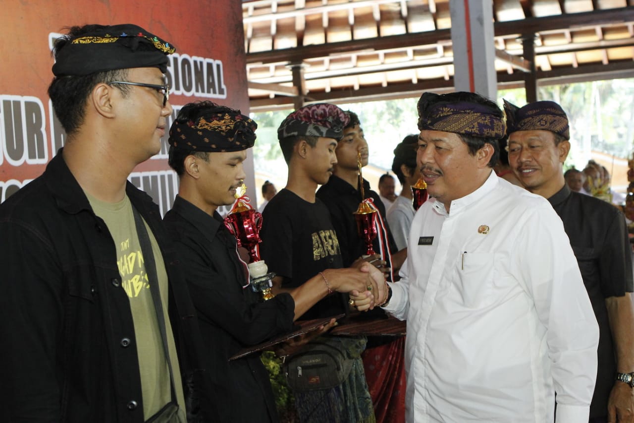 Bupati Artha Serukan Kerukunan Umat Makin Erat dan Gunakan Hak Pilih