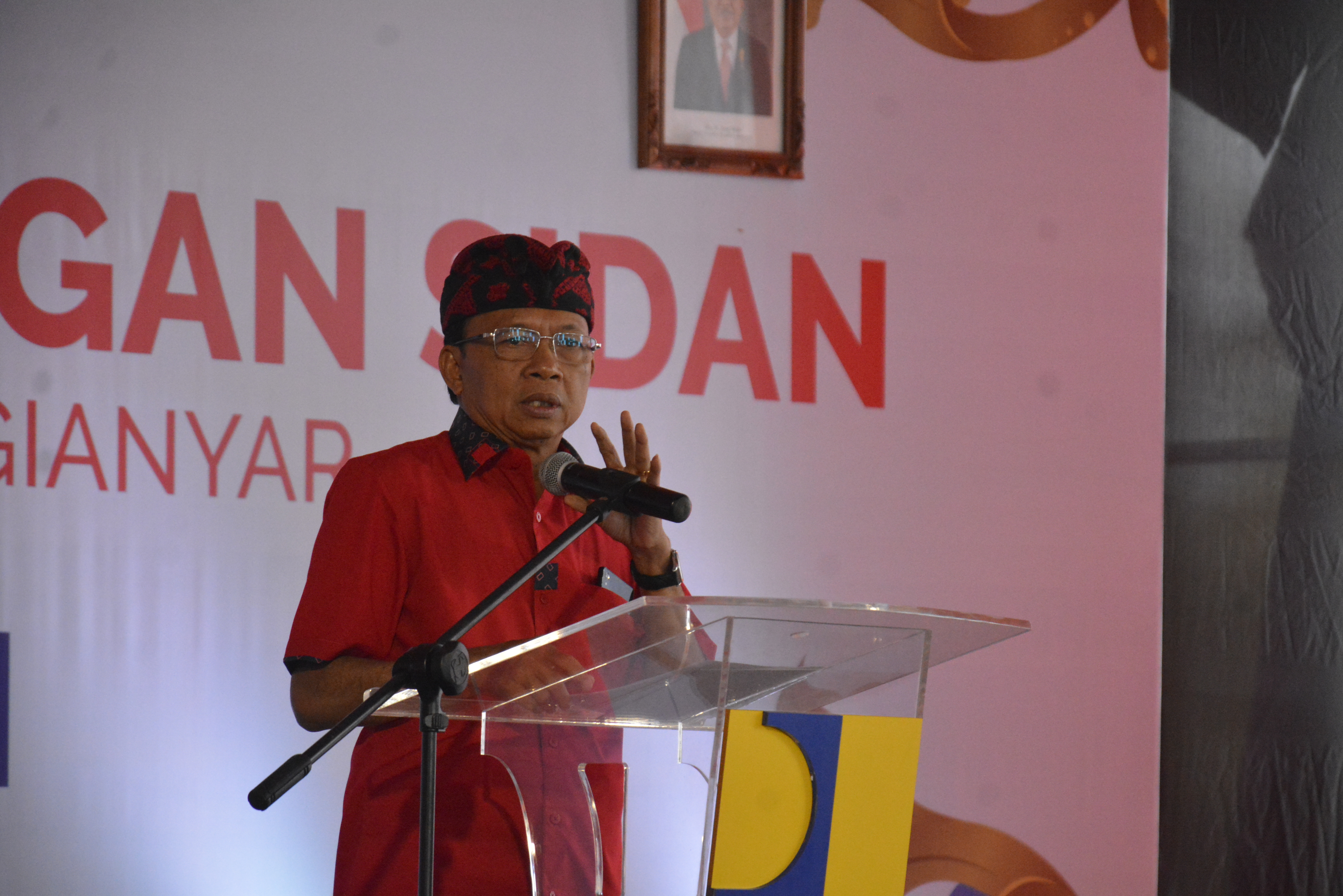 Jaga Kesucian Alam dan Keharmonisan Alam Bali, Pemprop Bali Gelar Bali Resik Sampah Plastik