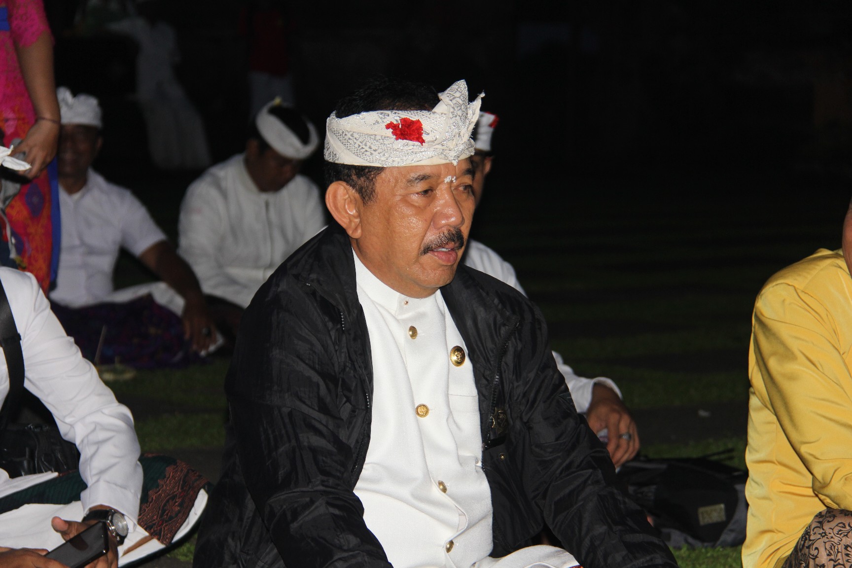 Nangkil ke Pura Mandara Giri Semeru, Cok Ace Doakan Pemilu Aman