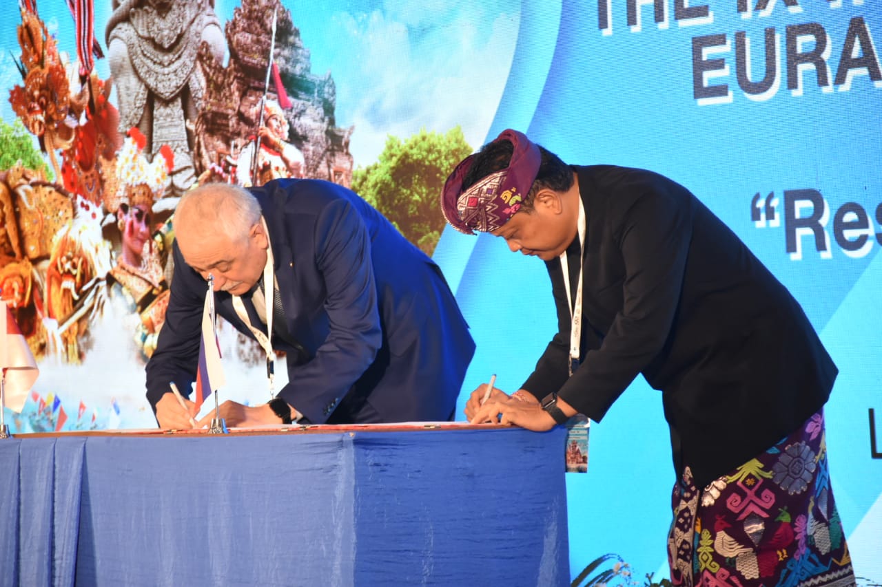 Pemkot Denpasar Teken LoI Dengan Pemkot Bulgar Rusia