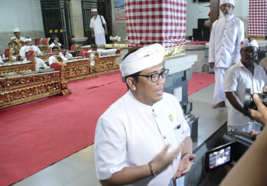 Wabup Sanjaya Hadiri Pemelaspasan Gong Banjar Adat Pasekan Baleran, Dajan Peken