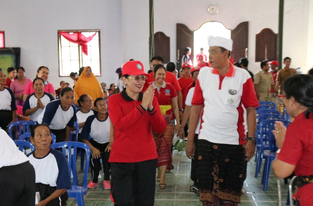 Tingkatkan Mutu SDM, Ny. Putri Koster Ajak Masyarakat Tiru Rumah Contoh HATINYA PKK 
