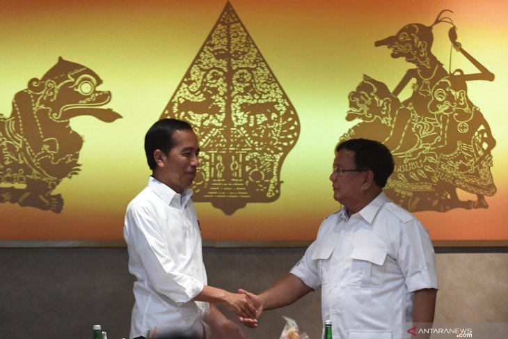Jokowi-Prabowo-130719-Ak-1