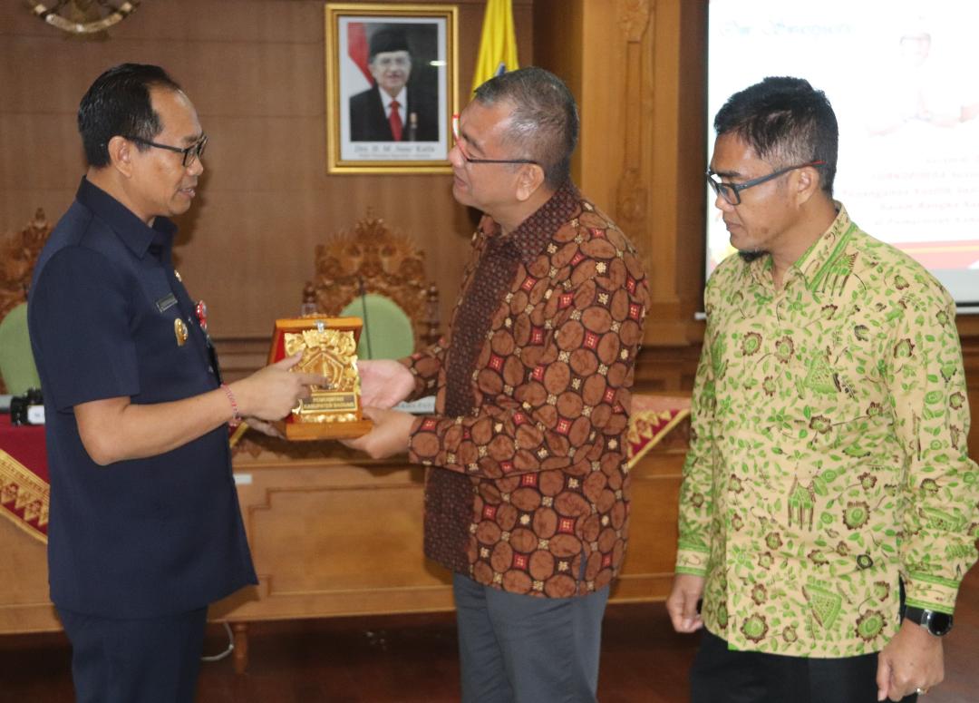 Wabup Suiasa Menerima Kunja Walikota Payakumbuh