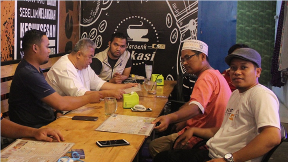 Foto 2 - Suasana diskusi IslamicTunes dengan ANN Sumut di Warung Edukasi – Medan, Selasa 2372019. (Dok. Istimewa)