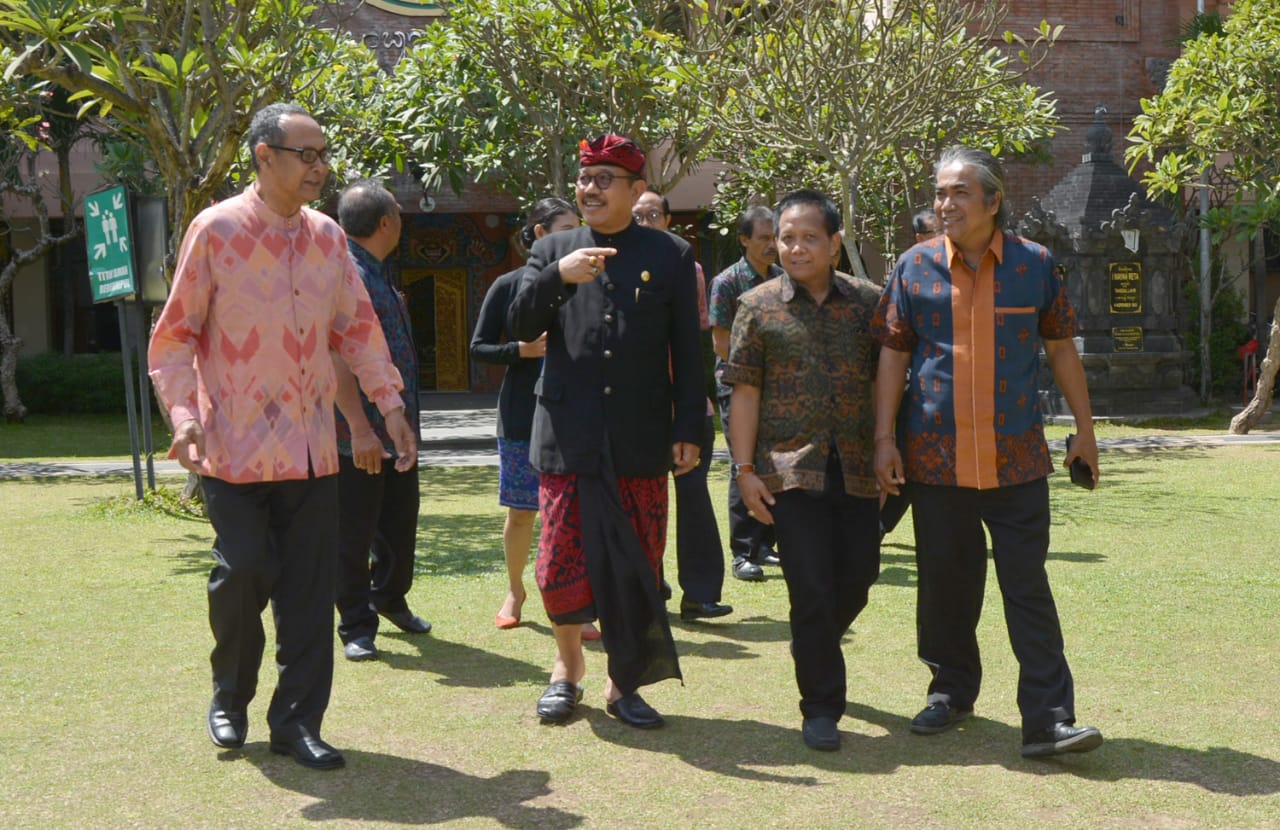 Menghadapi Era Revolusi Industri 4.0, Wagub Cok Ace Minta Generasi Milineal Utamakan 3 Kapasitas Hidup