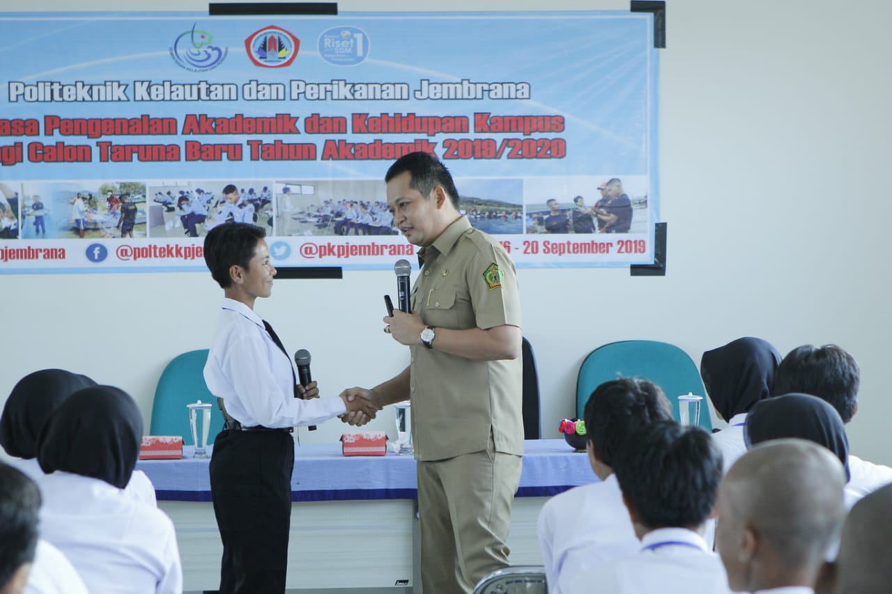 Wabup Kembang Ajarkan Kepemimpinan ke Calon Taruna