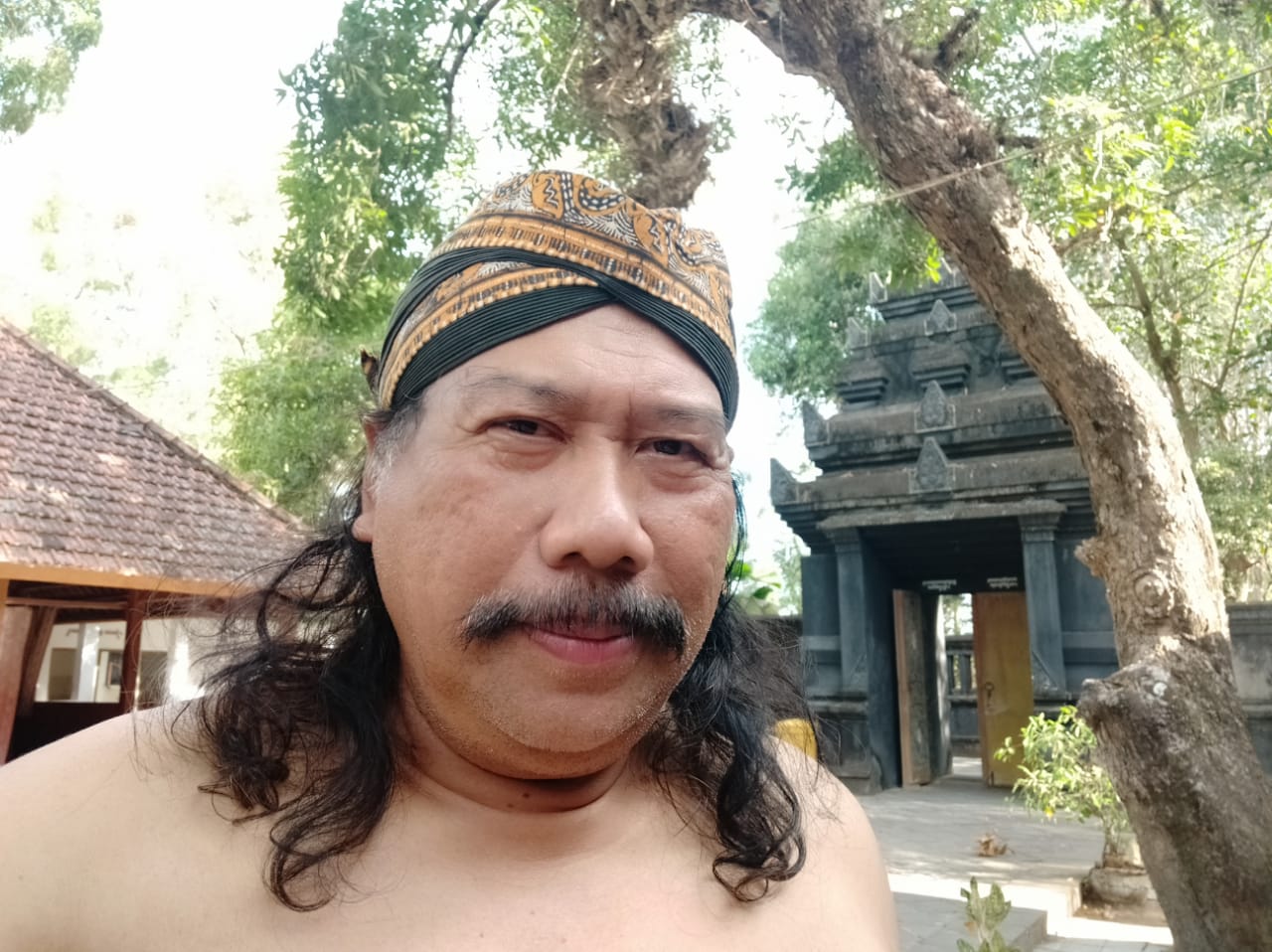 Angkat Kisah Gundah Raja Paku Buwono XII, Putra Bali Jadi Doktor Dokumenter Pertama di Indonesia