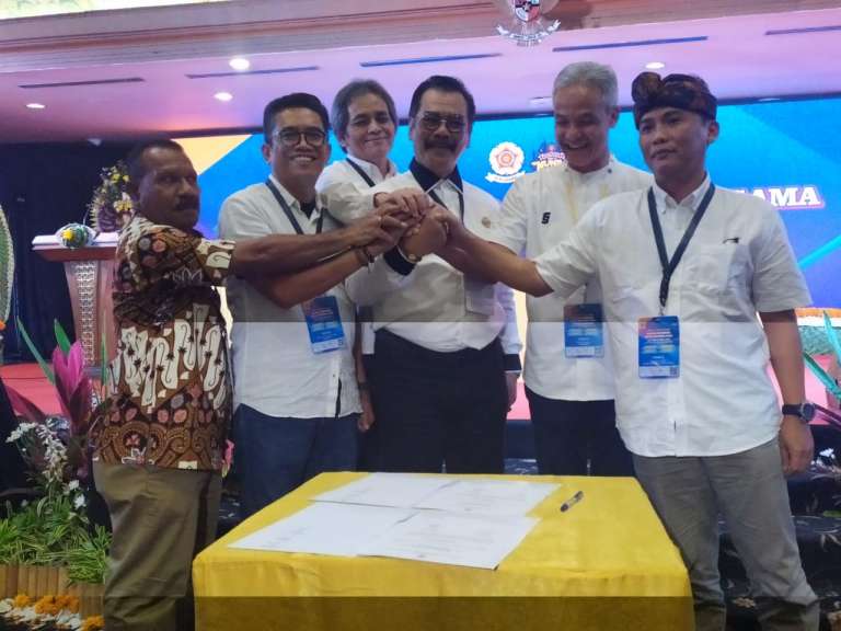 Terpilih Lagi, Ganjar Siap Rangkul Semua Potensi Kagama- Termasuk Gubernur Jakarta Anies Baswedan