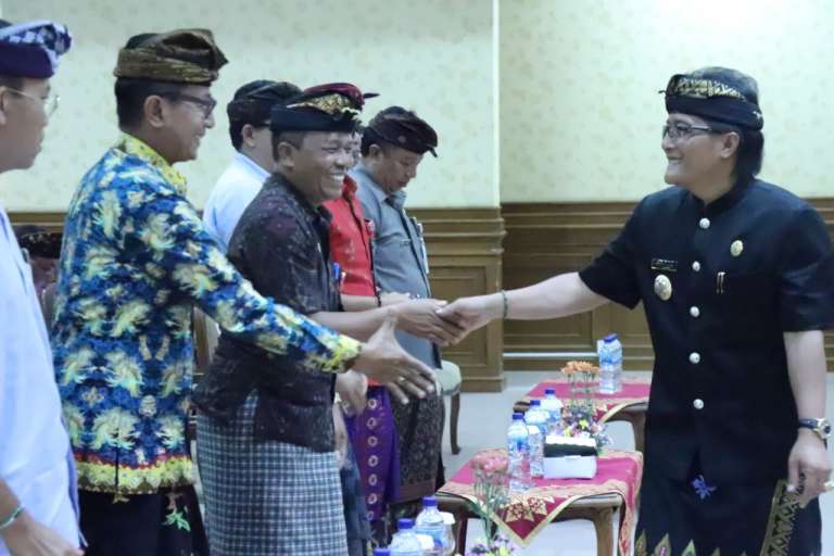 Bupati Giri Prasta Buka Rapat Pleno Pekaseh se-Badung,   Komit Pembangunan Terowongan, JUT dan JITUT Tuntas 2021