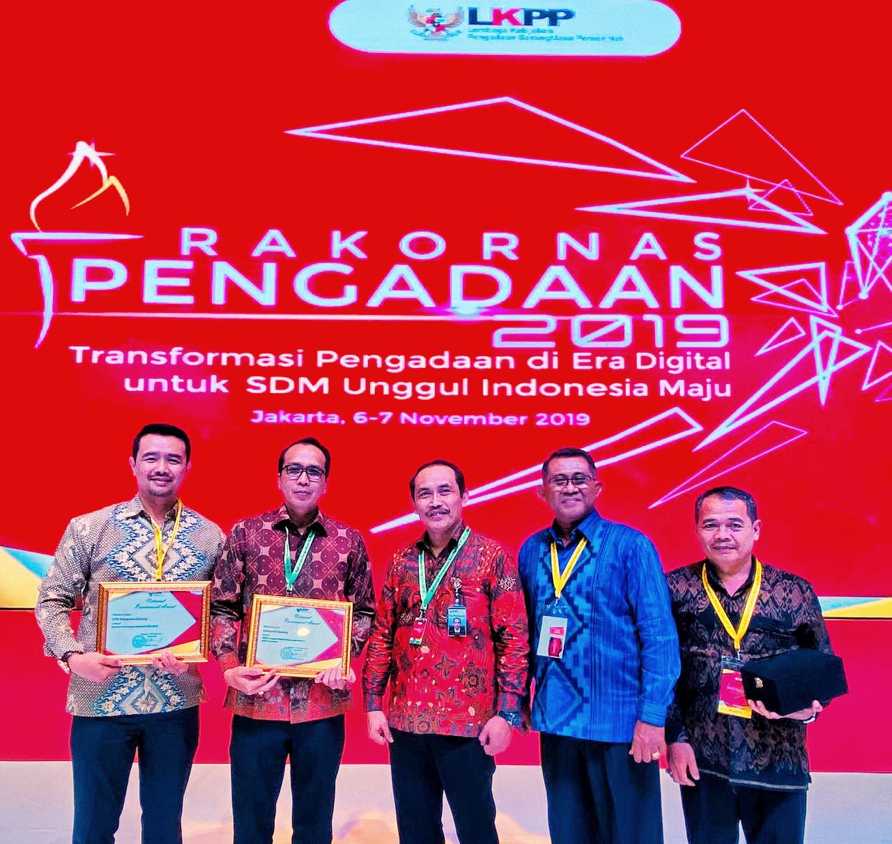 Penghargaan (5)