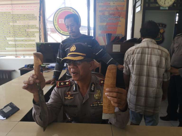 Terkena Sabetan Parang, Suarta Dilarikan ke Rumah Sakit Negara