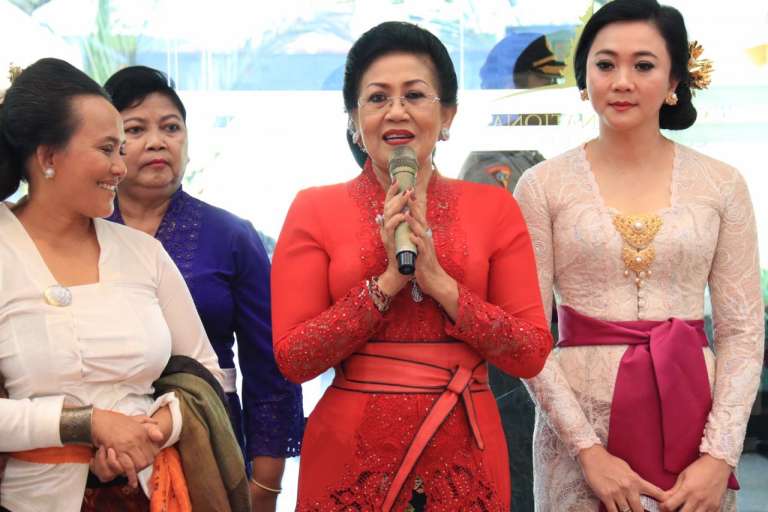 Ny. Putri Koster: Cintai Produk Dalam Negeri, Pakai Produk Daerah Sendiri