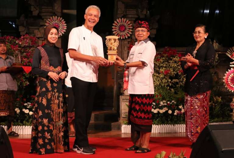 Bertemu KAGAMA, Gubernur Koster Tegaskan Komitmen Menjaga Alam Bali