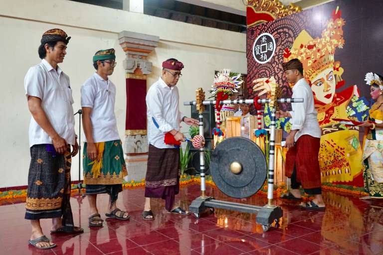Jaya Negara Buka Lomba Tari Bali Banjar Kayumas Kaja Ke 17