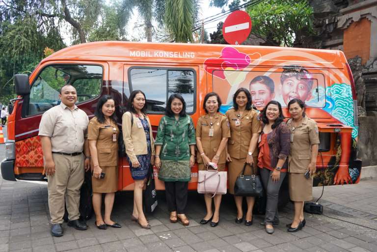 Menteri PPPA Bintang Darmawati Kunjungi Denfest Ke 12