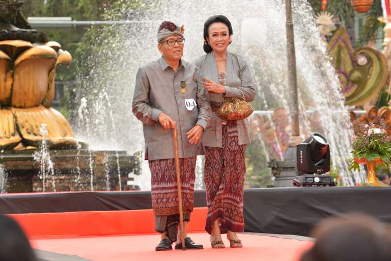 Meriahkan Ajang Denfest, Disperindag Denpasar Gelar Lomba “Fashion” Lansia