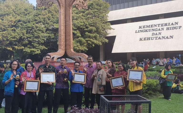 Lima Sekolah di Denpasar Raih Penghargaan Nasional Bidang Lingkungan,  Dua Sekolah Raih Adiwiyata Nasional, Tiga Sekolah Raih Adiwiyata Mandiri