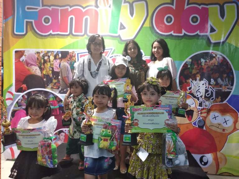 Anggota DPRD Denpasar Emiliana Sri Wahjuni Dukung Anak-Anak Kreatif Lewat Lomba Ini…