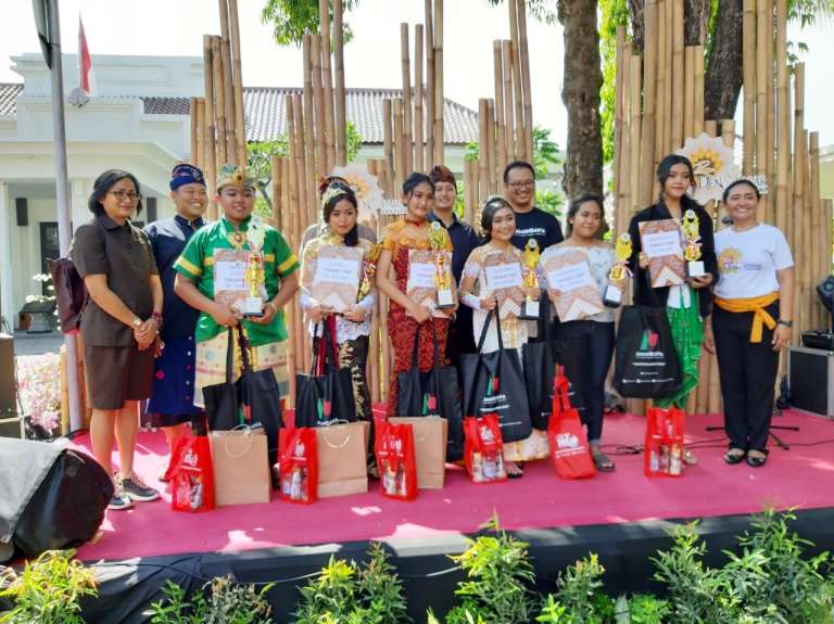 Lomba Menyanyi Lagu Sekar Jempiring Putih Maskot Kota Denpasar, Emiliana Sri Wahjuni: Jadikan Anak Generasi Kreatif dan Cinta Budaya Lokal