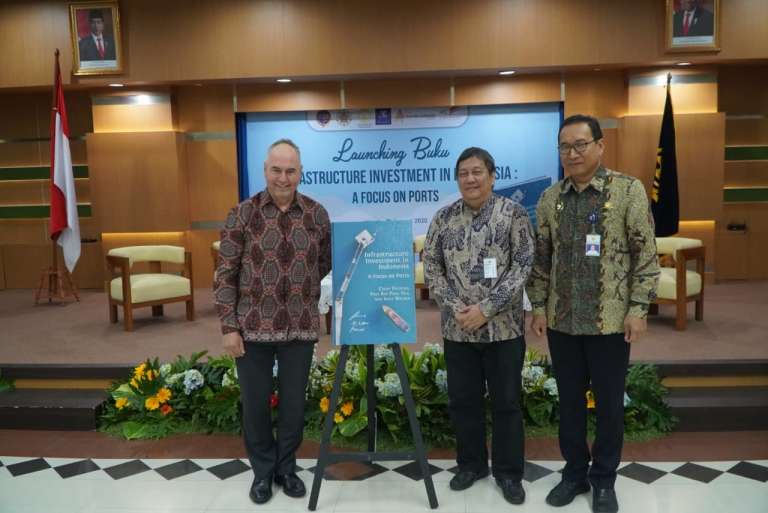 Peluncuran Buku Infrastructure Investment In Indonesia, Kemenhub Siapkan Pelabuhan Yang Berdaya Saing