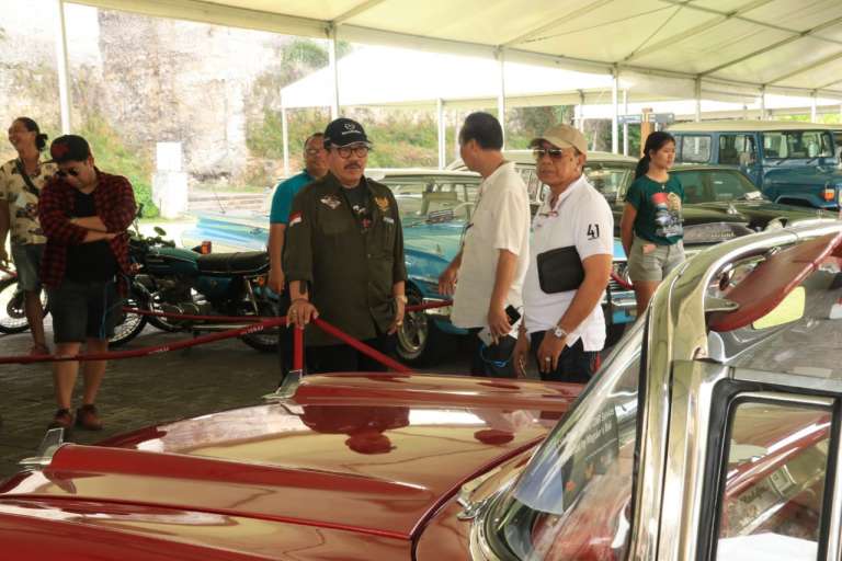 Wagub Cok Ace Tutup Pameran “Bali Classic Motor Show”