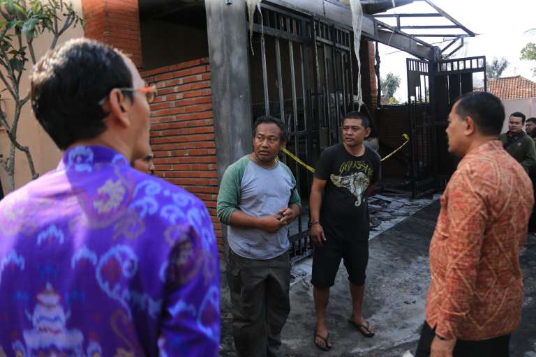 Wabup Made KAsta Tinjau Korban Kebakaran di Desa Akah