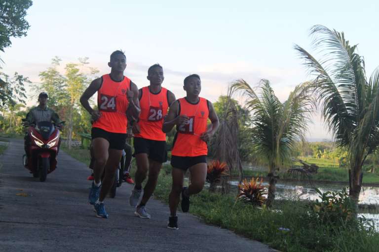 Lari Lintas Alam Warnai PORYONIF Mekanis 741/GN