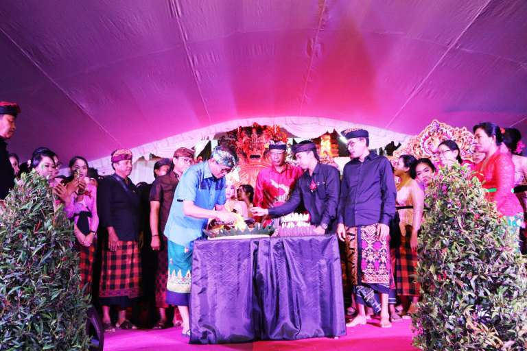 Wabup.Suiasa Hadiri HUT ST. Dharma Kanthi ke-44