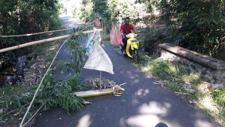 Jalan Antar Kelurahan di BB Agung Jebol, Kendaraan Memutar Tempuh Jarak Lebih Jauh