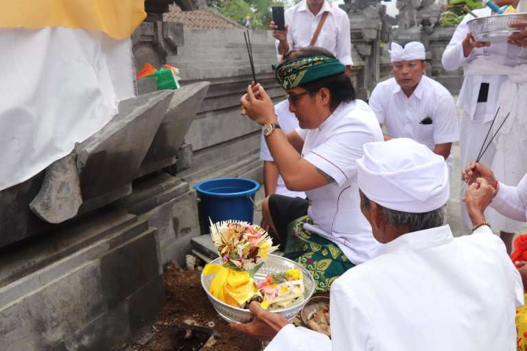 Karya di Pura Pucak Pemarisuda dan Pura Subak Desa Adat Tiyingan Plaga
