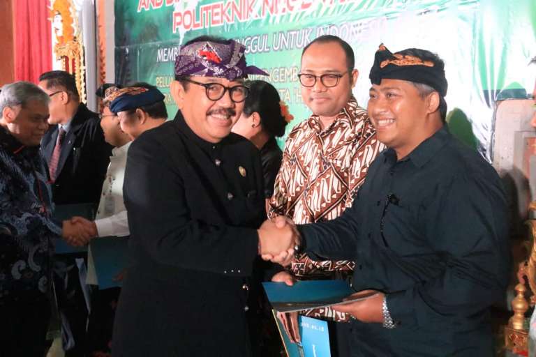 Wagub Cok Ace Buka “Industrial Gathering dan Tetra Helix Forum”