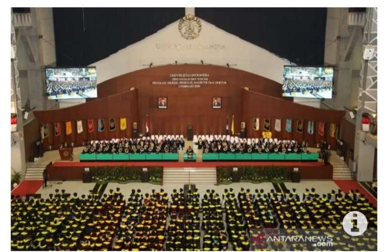 1.007 wisudawan UI lulus cumlaude