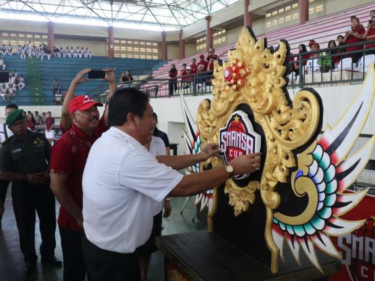 Bupati Artha Buka Turnamen Basket SMANSA CUP XI 2020