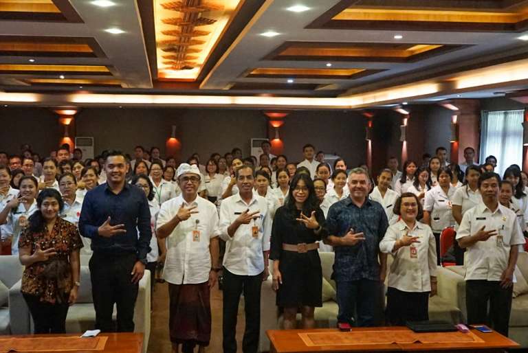 Jaya Negara Buka Seminar English for Teachers, Wujud Kerjasama Pemkot -Cambridge University Tingkatkan Kualitas, Keahlian, dan Pengetahuan Guru