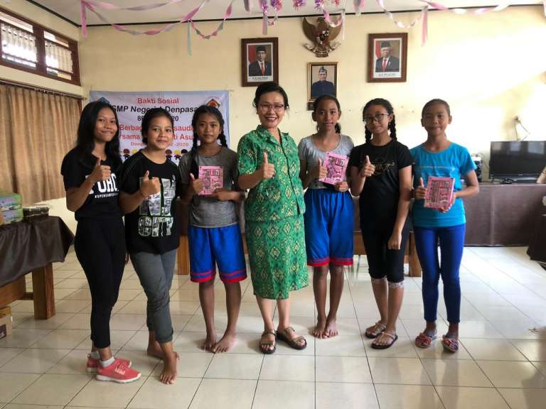 Siswa SMPN 1 Denpasar Gelar Bakti Sosial di Panti Asuhan : Bentuk Dukungan dari Arahan Mendikbud Nadiem Makarim