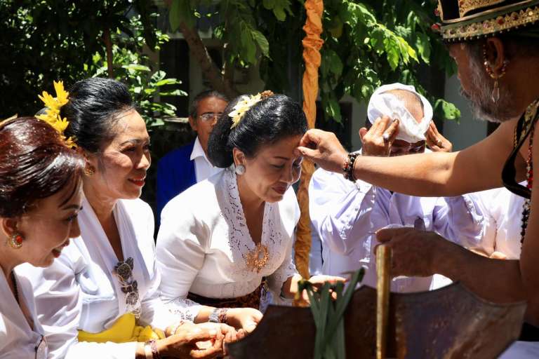 Didaulat Ketua Dewan Kehormatan, Putri Suastini Koster Ajak Pengurus Kwarda Bali Mengayomi Anak Anak