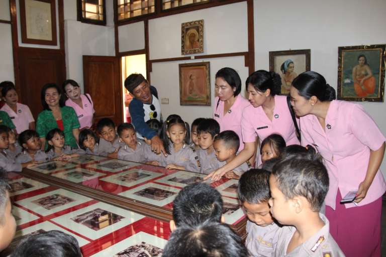 Kenalkan Benda Sejarah Sejak Dini, Bhayangkari Klungkung Ajak Murid TK Kemala Bhayangkari Kunjungi Museum