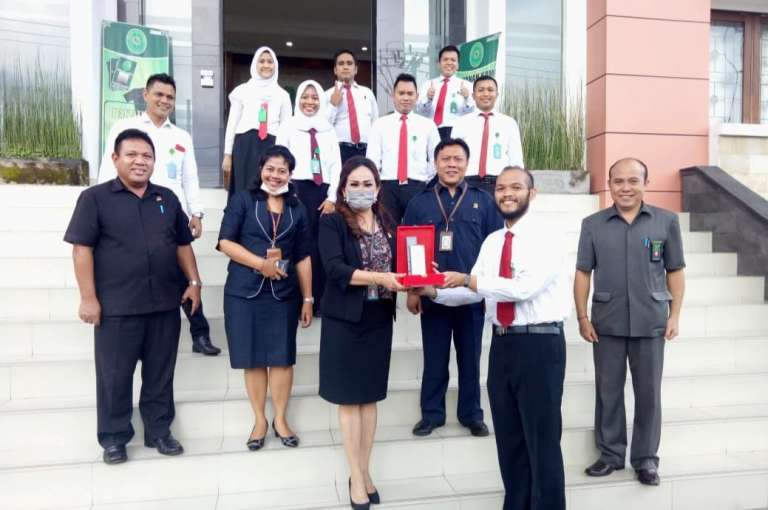 PN Gianyar Lepas 10 Hakim Usai Jalani Program Magang