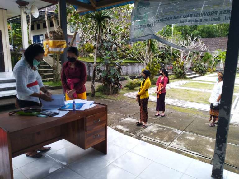SMP Negeri 3 Selat Umunkan Kelulusan Siswa Dengan Protokol Kesehatan Secara Ketat
