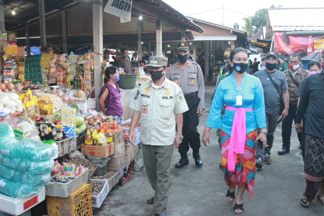 Masuki Fase New Normal, Sejumlah Pasar Tradisional di Gianyar Dilakukan Pemantauan Protokol Kesehatan
