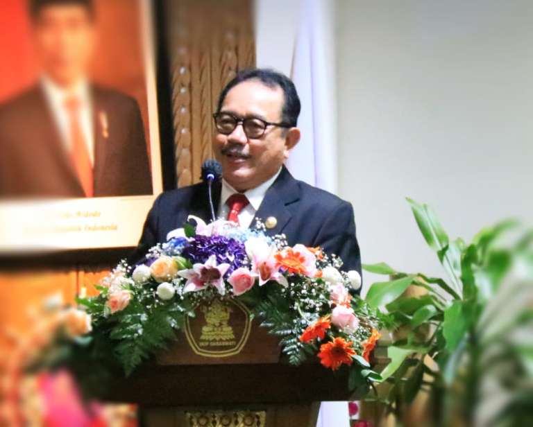 Wagub Cok Ace Hadiri Pengukuhan Guru Besar IKIP Saraswati Tabanan