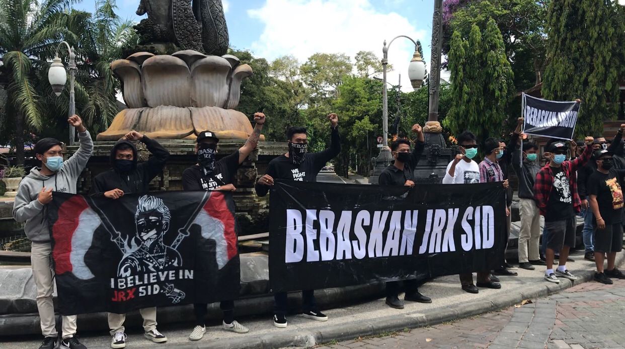 Dokumentasi demo bebaskan jrx sid 2020-10-21 at 21.43.45 (4)