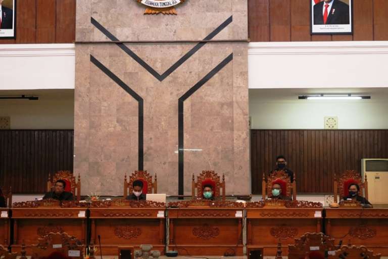 Fraksi Partai Golkar Pertanyakan Kekurangan Guru Sebanyak 2026 Orang Dan Guru Honor Digaji Rp 300-500 Ribu Perbulan, Ini Jawaban Bupati Buleleng Agus Suradnyana