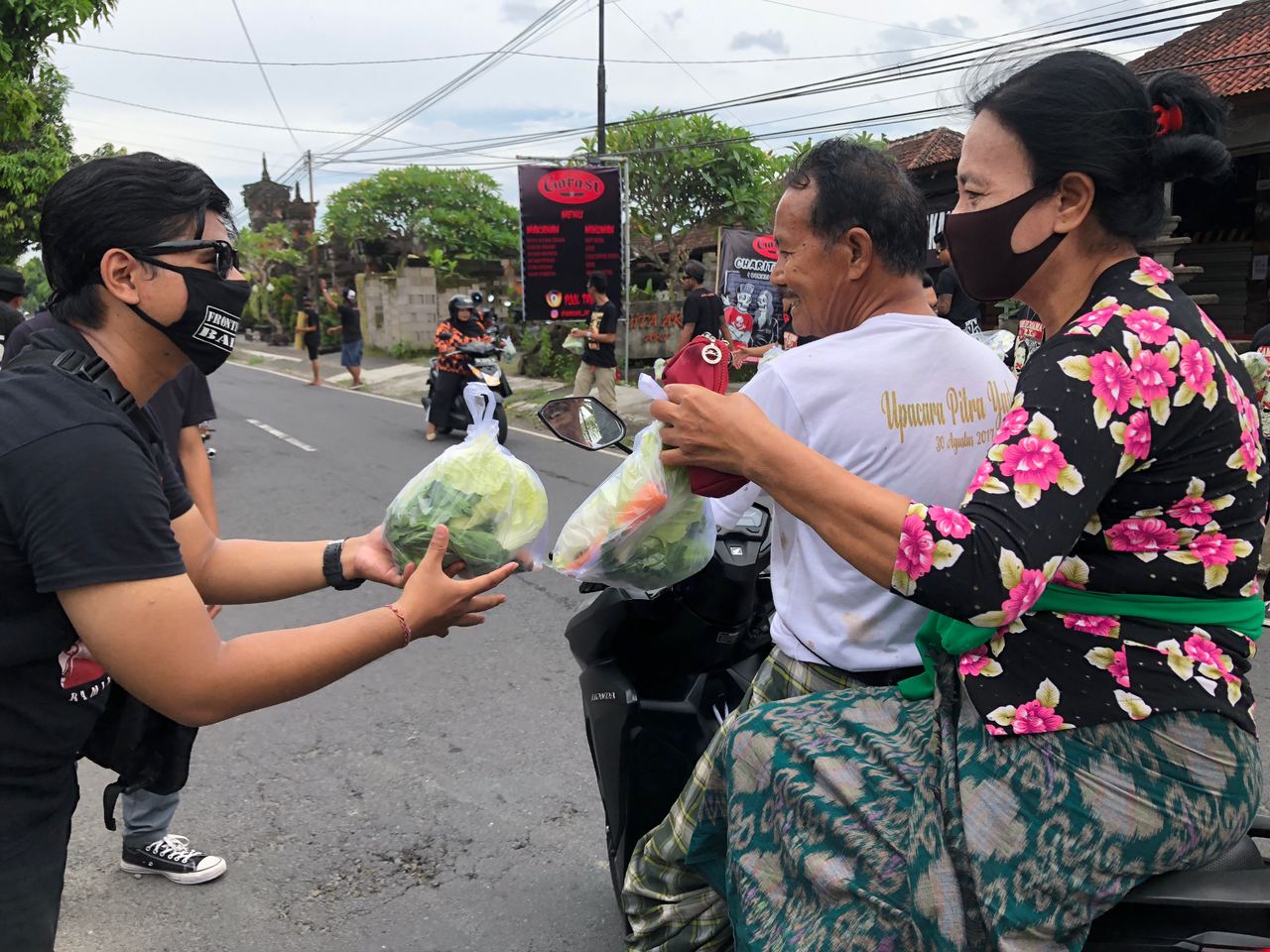 Dokumentasi Kegiatan Berbagi Pangan Simpatisan JRX 9 Desember 2020 (6)