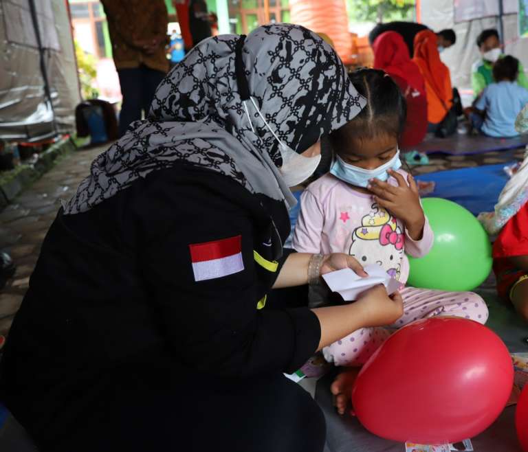 Anak-Anak Pengungsi Senang Diajak Bermain dan Belajar