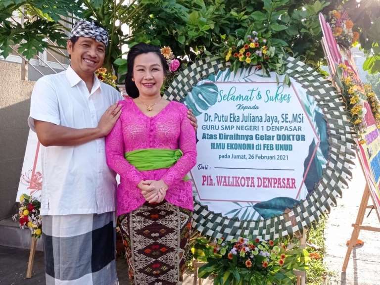 Lulus Tercepat, Wawa Arjaya Raih Doktor Ilmu Ekonomi di Unud, Kado SDM Unggul di Hari Pelantikan Walikota Denpasar