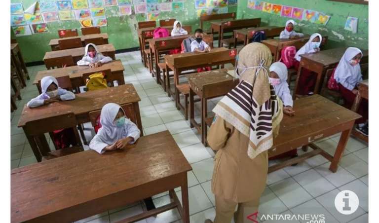Menko Airlangga: Belajar secara tatap muka boleh di PPKM Mikro terbaru