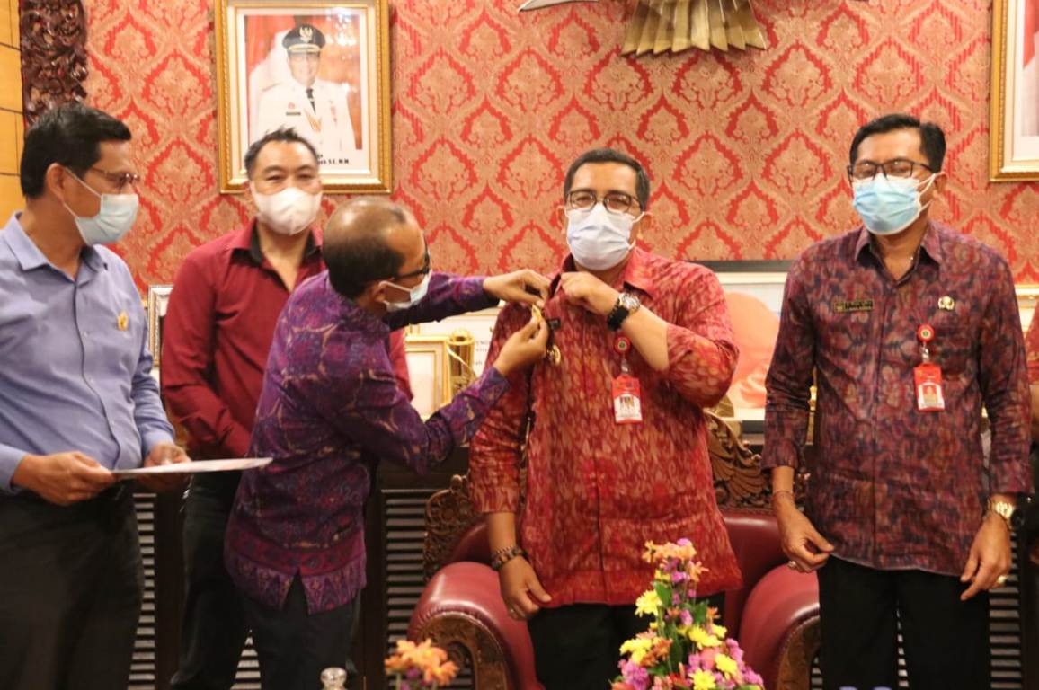 Menerima JP Dewi