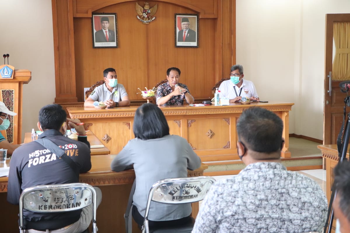 rapat koordinasi dengan 23 Kepala Lingkungan (2)